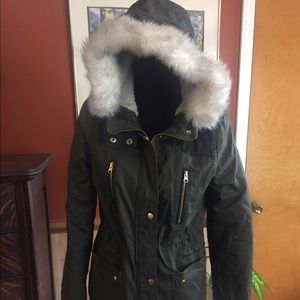 Very nice Sherpa lined parka.